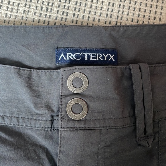 Arc’teryx Women’s Shorts Grey Size 4 - Picture 2 of 5